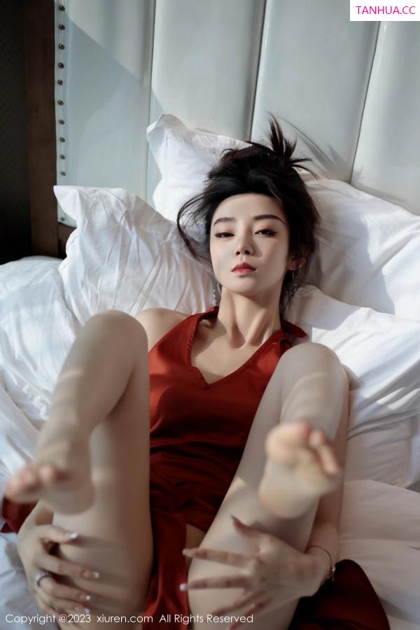   [XiuRen]高清写真图 2023.06.06 No.6861 苏曼兮 新人美腿第52张图片